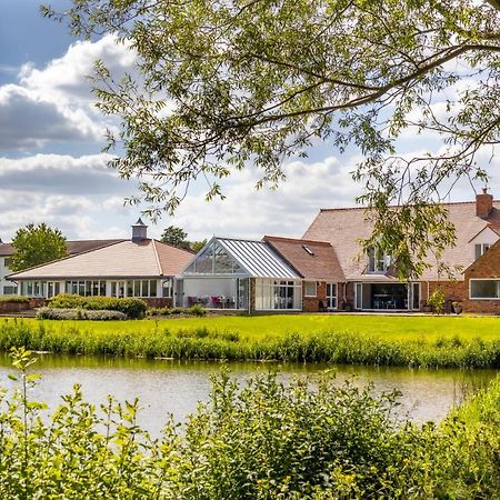 Kingfisher Hotel, Golf And Country Club Milton Keynes Dış mekan fotoğraf