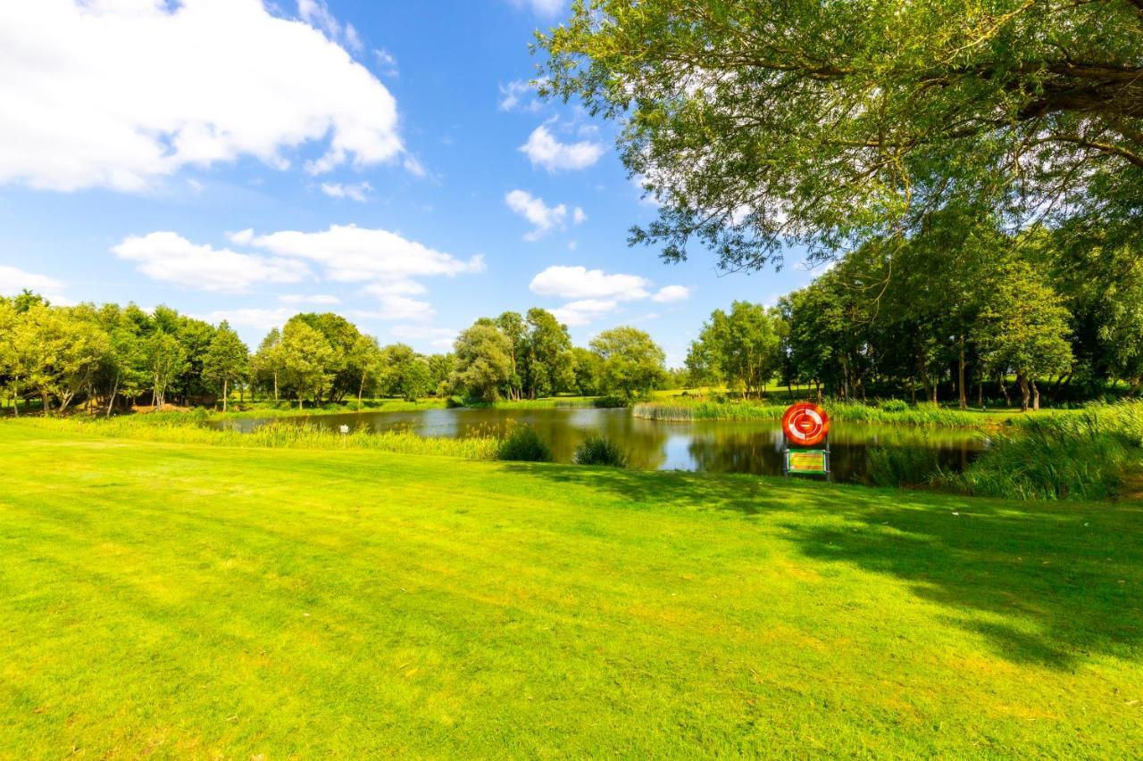 Kingfisher Hotel, Golf And Country Club Milton Keynes Dış mekan fotoğraf
