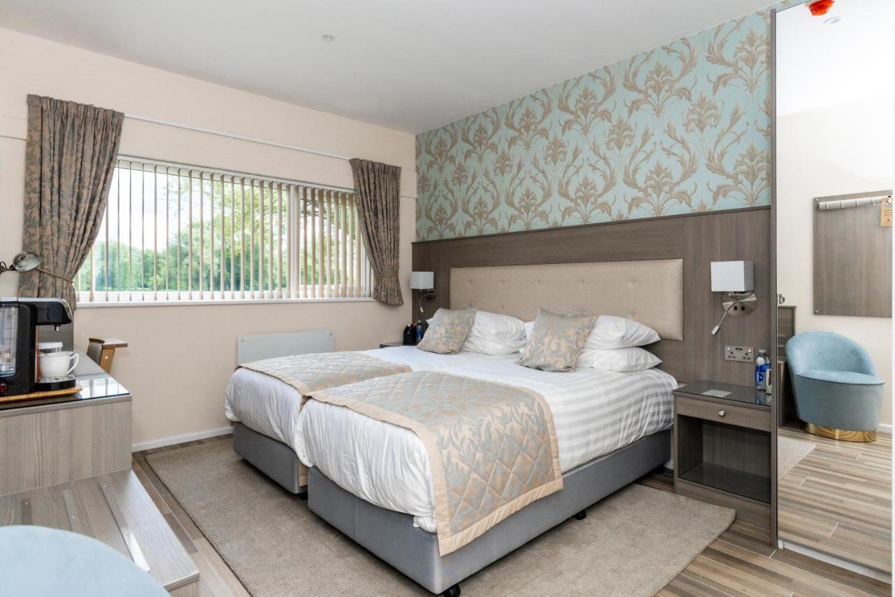 Kingfisher Hotel, Golf And Country Club Milton Keynes Dış mekan fotoğraf