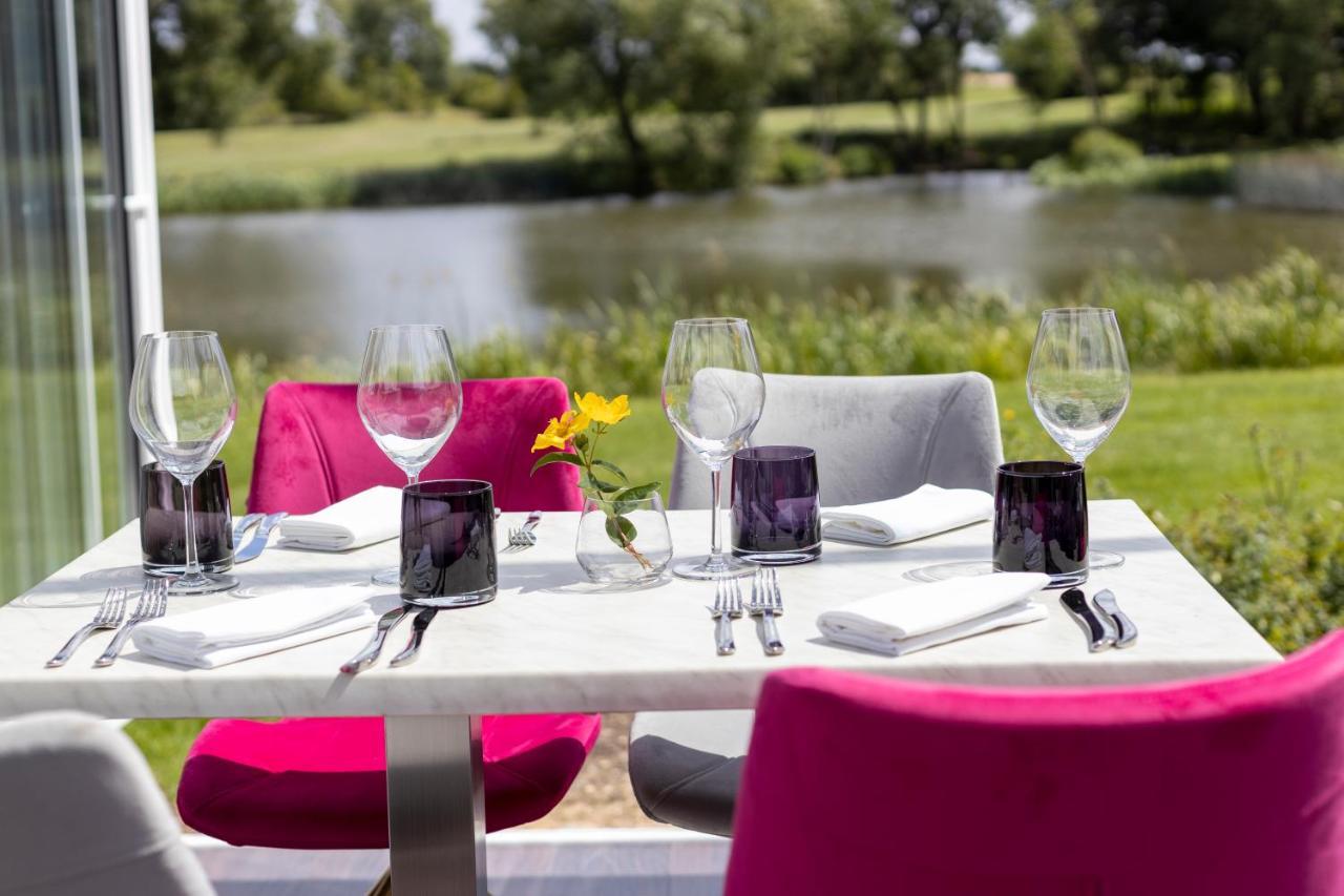 Kingfisher Hotel, Golf And Country Club Milton Keynes Dış mekan fotoğraf