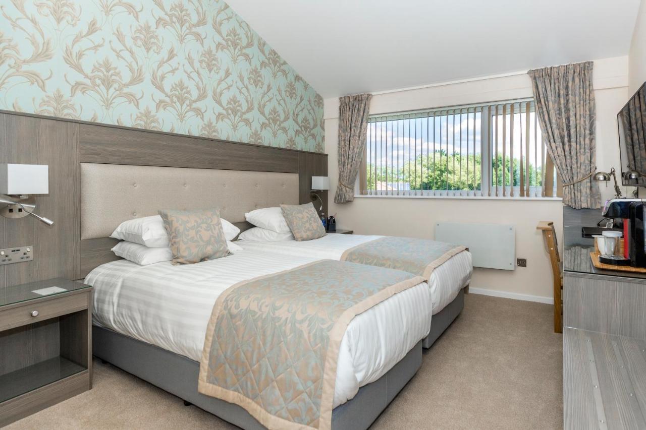 Kingfisher Hotel, Golf And Country Club Milton Keynes Oda fotoğraf